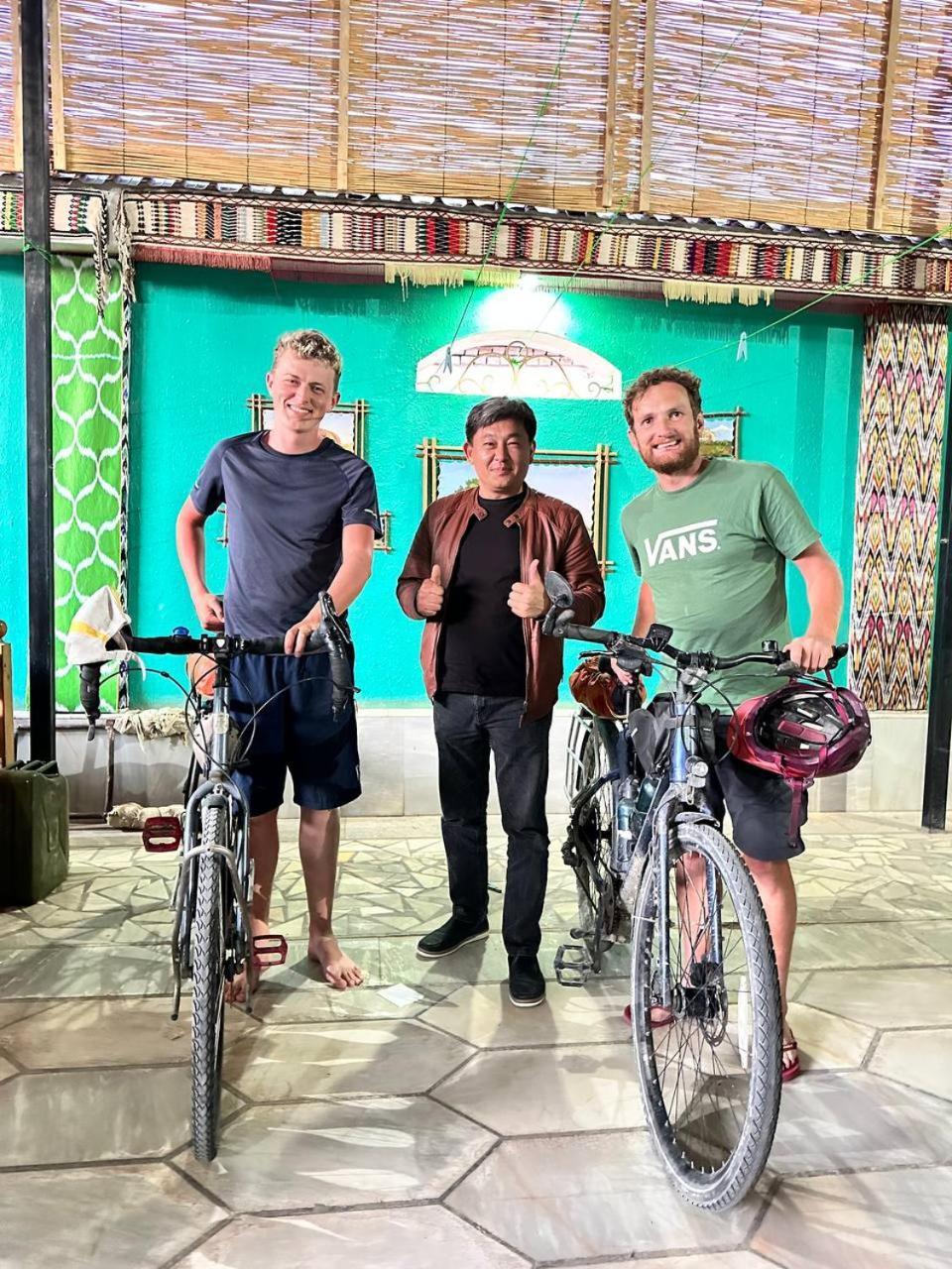 Besqala Hotel Nukus Bagian luar foto